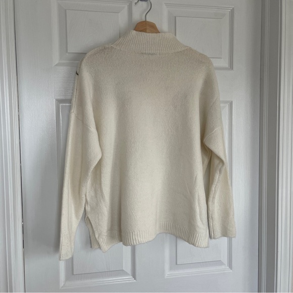 Staccato Cream Colored Sweater with Embroidered Flowers Sz M NWOT - Picture 5 of 8